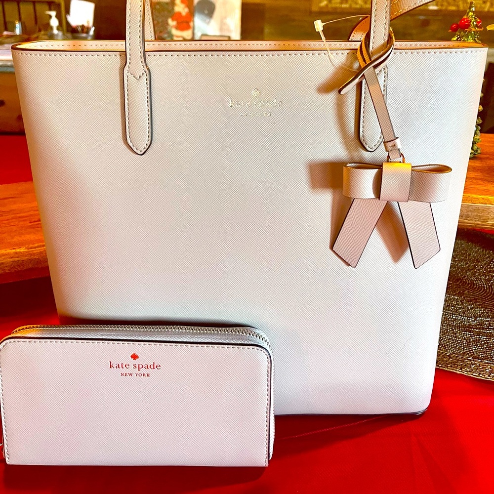 New with tags Gorgeous Kate Spade leather purse and wallet.